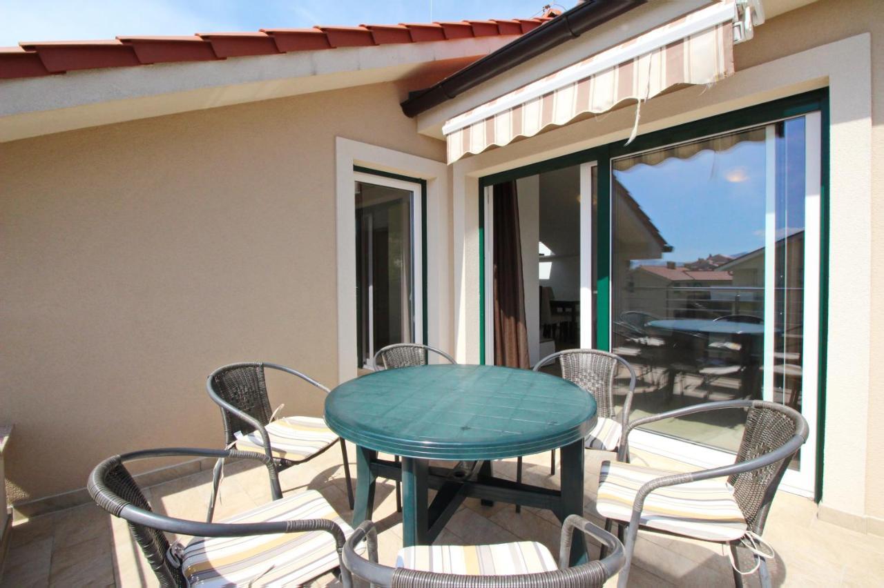 Apartments By The Sea Baska, Krk - 18845 Exterior foto